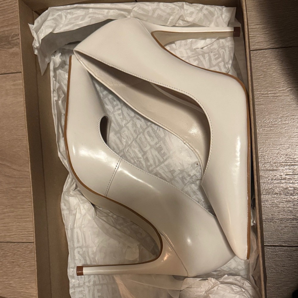 Steve Madden Elegant White Heels 6.5